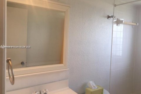 Condo in Hollywood, Florida, 1 bedroom  № 1852060 - photo 16