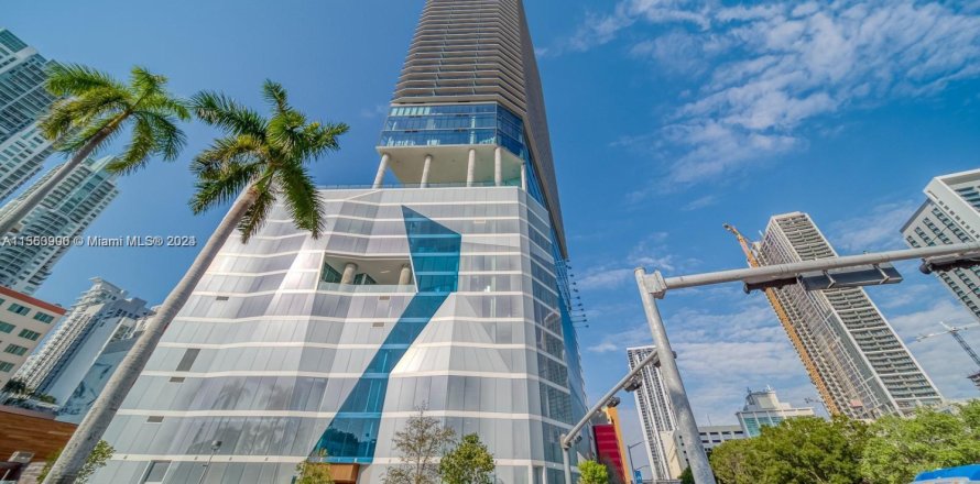 Hotel in Miami, Florida 1 bedroom, 41.16 sq.m. № 2077172