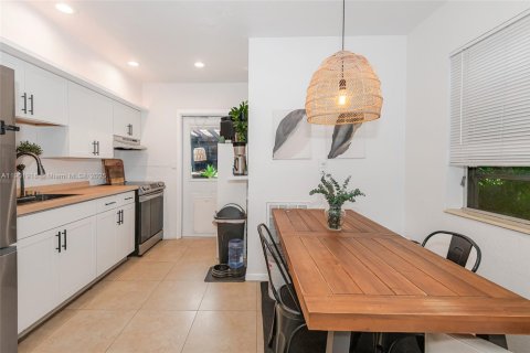 Propiedad comercial en venta en Hollywood, Florida, 112.78 m2 № 1953286 - foto 29