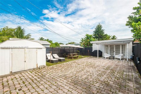 Propiedad comercial en venta en Hollywood, Florida, 112.78 m2 № 1953286 - foto 20