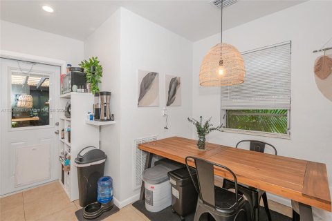 Propiedad comercial en venta en Hollywood, Florida, 112.78 m2 № 1953286 - foto 30