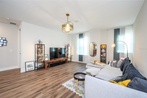 Casa en venta en Orlando, Florida, 5 dormitorios, 328.87 m2 № 1877488 - foto 26