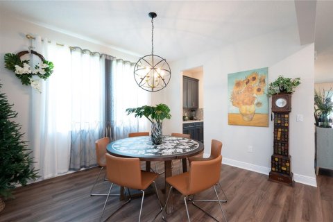 Casa en venta en Orlando, Florida, 5 dormitorios, 328.87 m2 № 1877488 - foto 10