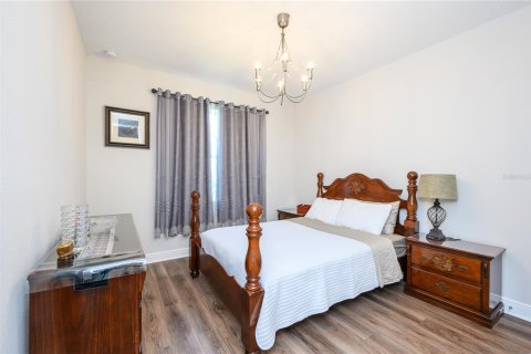 Casa en venta en Orlando, Florida, 5 dormitorios, 328.87 m2 № 1877488 - foto 21