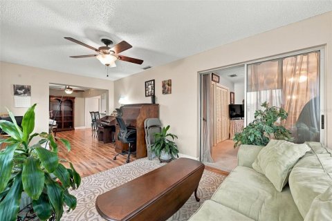 Copropriété à vendre à Seminole, Floride: 2 chambres, 127.74 m2 № 2387621 - photo 9