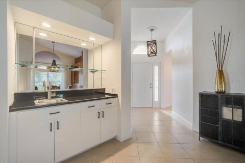 House in Bradenton, Florida 3 bedrooms, 205.96 sq.m. № 228713 - photo 16