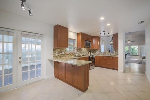 House in Bradenton, Florida 3 bedrooms, 205.96 sq.m. № 228713 - photo 27