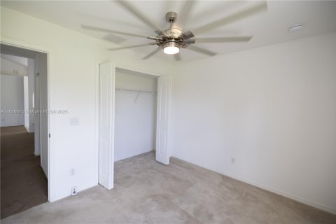 House in Cape Coral, Florida 4 bedrooms, 144.56 sq.m. № 1825829 - photo 16