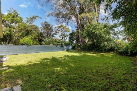 House in Hallandale Beach, Florida 2 bedrooms, 88.91 sq.m. № 1968111 - photo 17