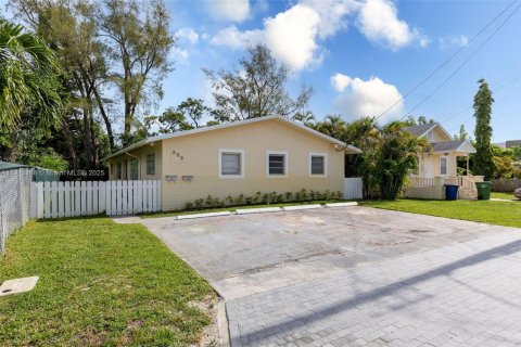 House in Hallandale Beach, Florida 2 bedrooms, 88.91 sq.m. № 1968111 - photo 15