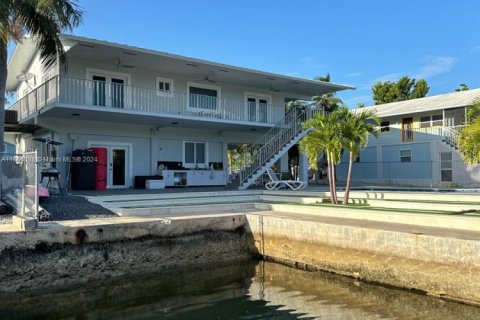 Снять в аренду виллу или дом в Ки-Ларго, Флорида 3 спальни, 183.11м2, № 1933857 - фото 1