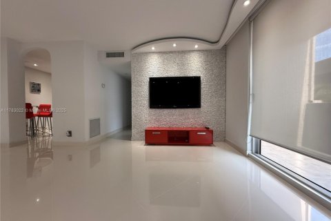 Condominio en venta en Hallandale Beach, Florida, 2 dormitorios, 101.45 m2 № 1727170 - foto 29