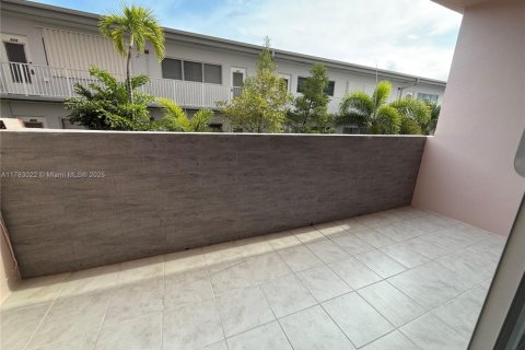 Condominio en venta en Hallandale Beach, Florida, 2 dormitorios, 101.45 m2 № 1727170 - foto 26