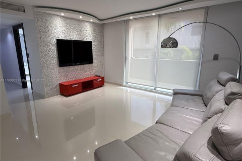 Condominio en venta en Hallandale Beach, Florida, 2 dormitorios, 101.45 m2 № 1727170 - foto 4