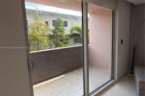 Condominio en venta en Hallandale Beach, Florida, 2 dormitorios, 101.45 m2 № 1727170 - foto 25