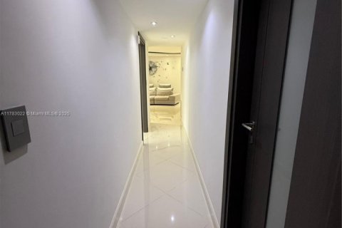 Condominio en venta en Hallandale Beach, Florida, 2 dormitorios, 101.45 m2 № 1727170 - foto 17