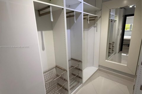 Condominio en venta en Hallandale Beach, Florida, 2 dormitorios, 101.45 m2 № 1727170 - foto 15