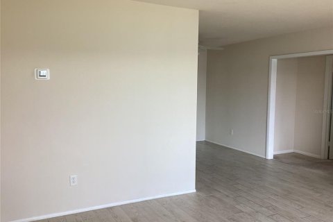 House in North Port, Florida 2 bedrooms, 100.24 sq.m. № 1849798 - photo 7