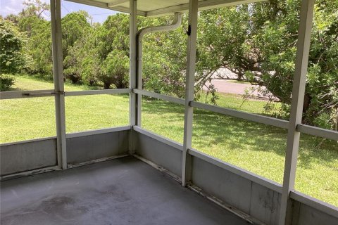 House in North Port, Florida 2 bedrooms, 100.24 sq.m. № 1849798 - photo 17