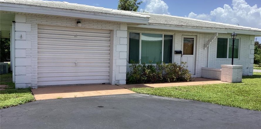 House in North Port, Florida 2 bedrooms, 100.24 sq.m. № 1849798