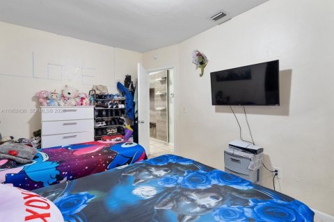 Villa ou maison à vendre à Miami, Floride: 3 chambres, 117.61 m2 № 2008829 - photo 16