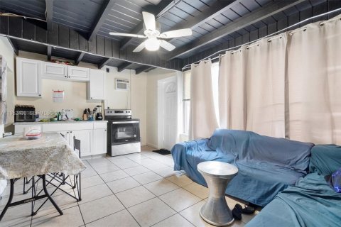 Villa ou maison à vendre à Miami, Floride: 3 chambres, 117.61 m2 № 2008829 - photo 20