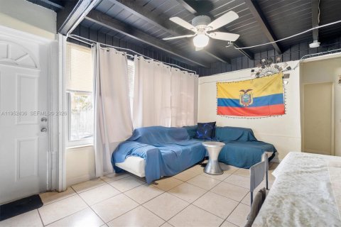 Villa ou maison à vendre à Miami, Floride: 3 chambres, 117.61 m2 № 2008829 - photo 18