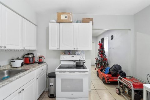 Villa ou maison à vendre à Miami, Floride: 3 chambres, 117.61 m2 № 2008829 - photo 10