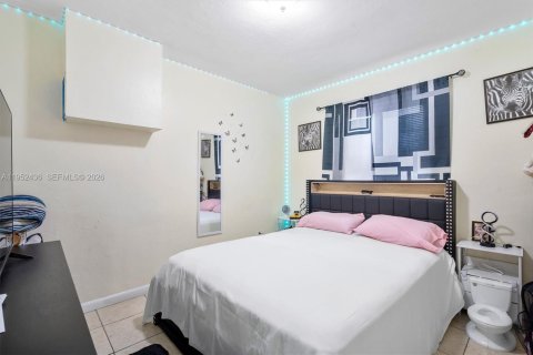 Villa ou maison à vendre à Miami, Floride: 3 chambres, 117.61 m2 № 2008829 - photo 13