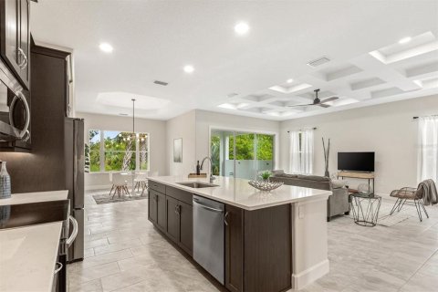 House in Palm Coast, Florida 3 bedrooms, 241.27 sq.m. № 1747644 - photo 13