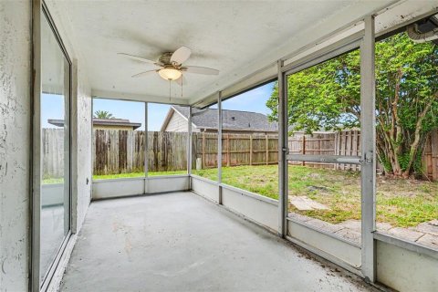 House in Port Richey, Florida 3 bedrooms, 110 sq.m. № 2156603 - photo 14