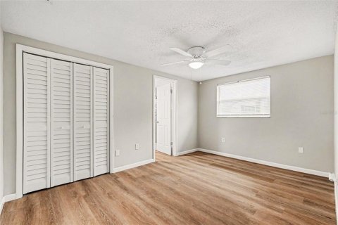 House in Port Richey, Florida 3 bedrooms, 110 sq.m. № 2156603 - photo 11