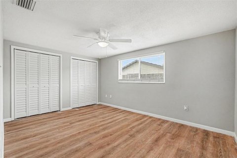 House in Port Richey, Florida 3 bedrooms, 110 sq.m. № 2156603 - photo 12