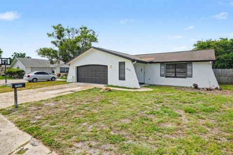 House in Port Richey, Florida 3 bedrooms, 110 sq.m. № 2156603 - photo 2