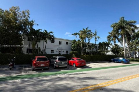 Condo in Bay Harbor Islands, Florida, 1 bedroom  № 1930850 - photo 28