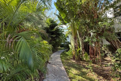 Condominio en alquiler en Bay Harbor Islands, Florida, 1 dormitorio, 44.59 m2 № 1930850 - foto 27