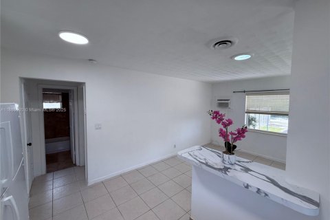 Propiedad comercial en venta en Hollywood, Florida, 144.74 m2 № 1955862 - foto 8