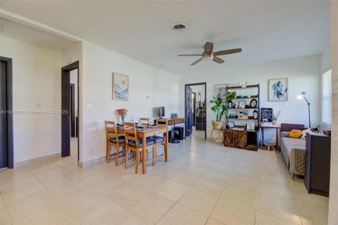 Propiedad comercial en venta en Hollywood, Florida, 144.74 m2 № 1955862 - foto 16