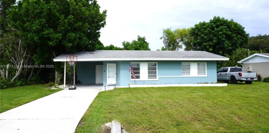 Casa en Cape Coral, Florida 2 dormitorios, 76.37 m2 № 1897982