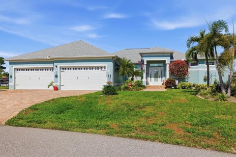 Villa ou maison à Port Charlotte, Floride 3 chambres, 167.32 m2 № 2101268
