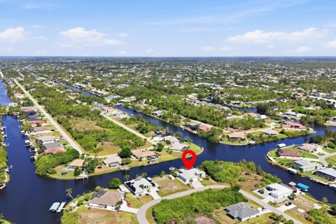 Villa ou maison à vendre à Port Charlotte, Floride: 3 chambres, 167.32 m2 № 2101268 - photo 9