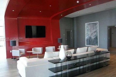 Condo in Miami, Florida, 2 bedrooms  № 2052908 - photo 11