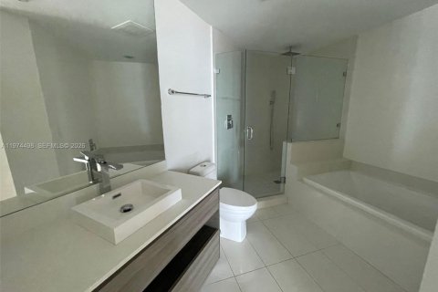 Condo in Miami, Florida, 2 bedrooms  № 2052908 - photo 7