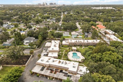 Townhouse in Orlando, Florida 2 bedrooms, 111.48 sq.m. № 2385778 - photo 29