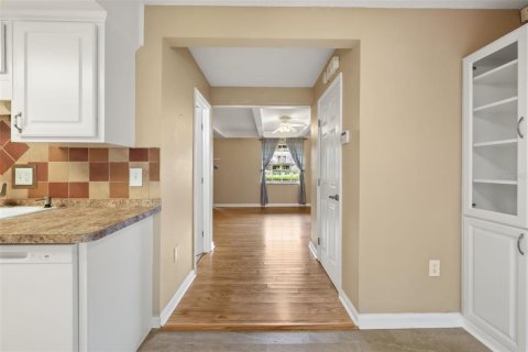 Townhouse in Orlando, Florida 2 bedrooms, 111.48 sq.m. № 2385778 - photo 8