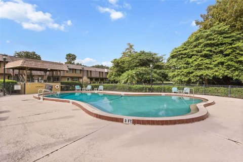 Townhouse in Orlando, Florida 2 bedrooms, 111.48 sq.m. № 2385778 - photo 22