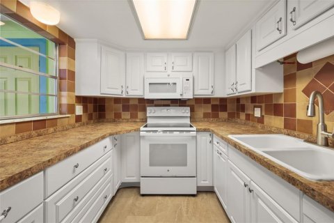 Townhouse in Orlando, Florida 2 bedrooms, 111.48 sq.m. № 2385778 - photo 5