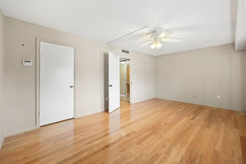 Townhouse in Orlando, Florida 2 bedrooms, 111.48 sq.m. № 2385778 - photo 15