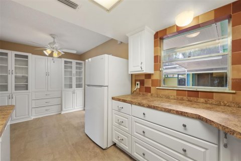 Townhouse in Orlando, Florida 2 bedrooms, 111.48 sq.m. № 2385778 - photo 6