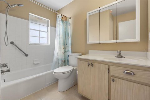 Townhouse in Orlando, Florida 2 bedrooms, 111.48 sq.m. № 2385778 - photo 14
